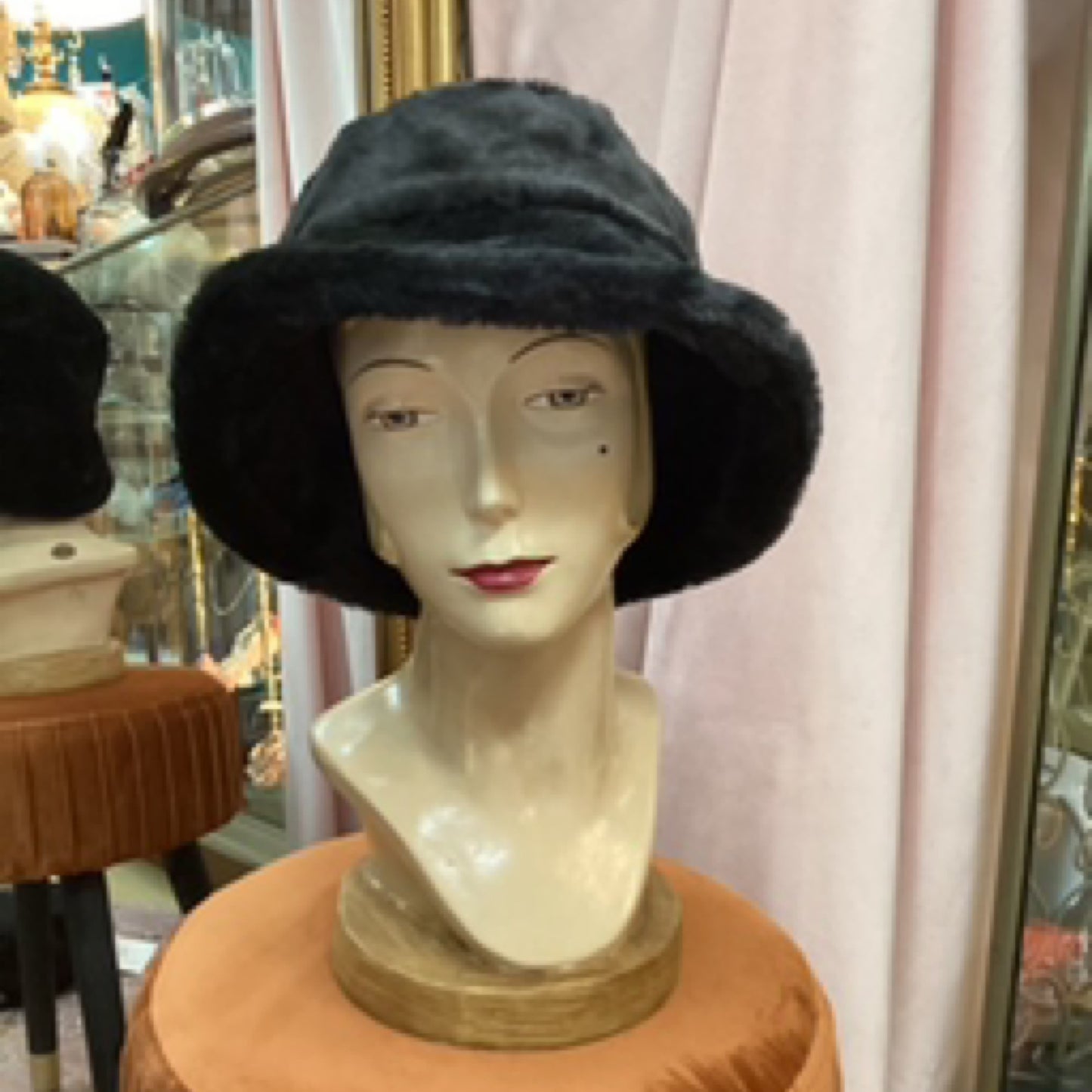 Fluffy Bucket Hat - Black