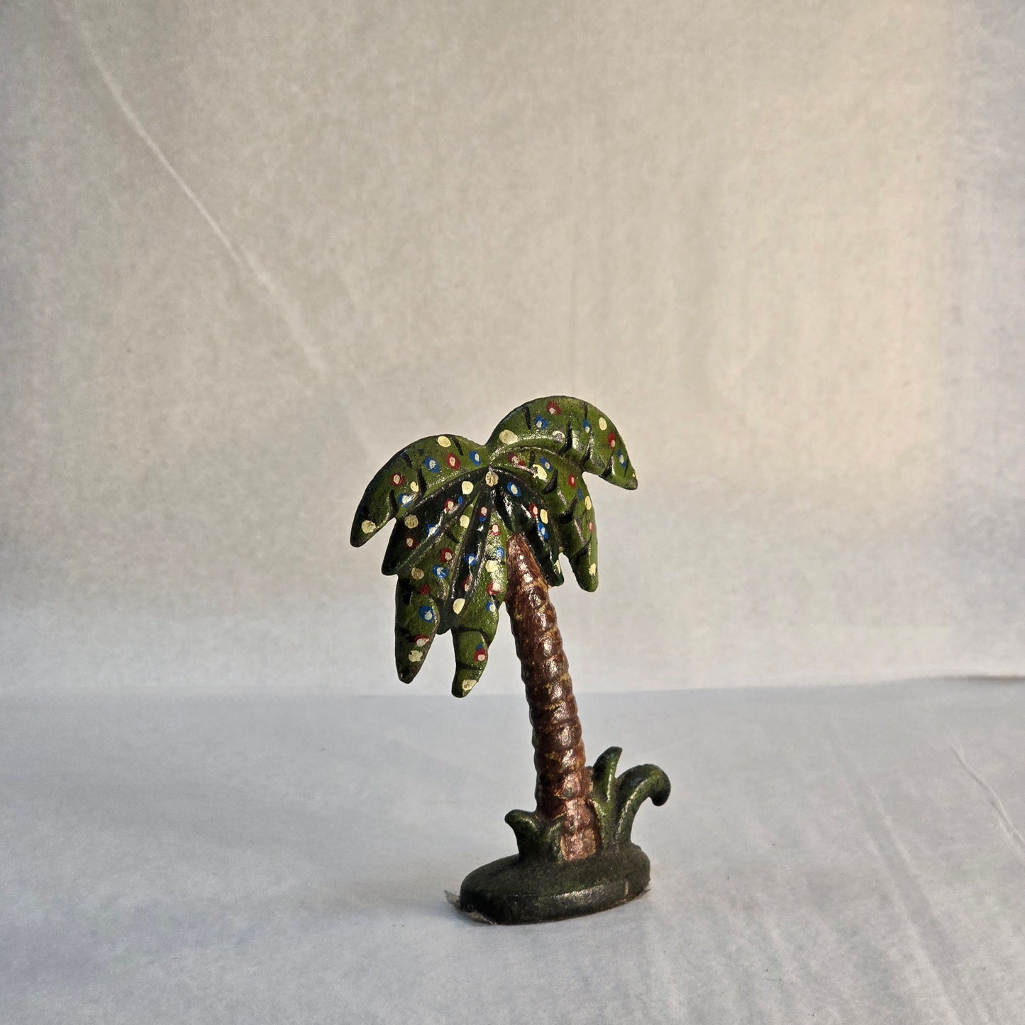 Metal Palm Tree Vintage Style