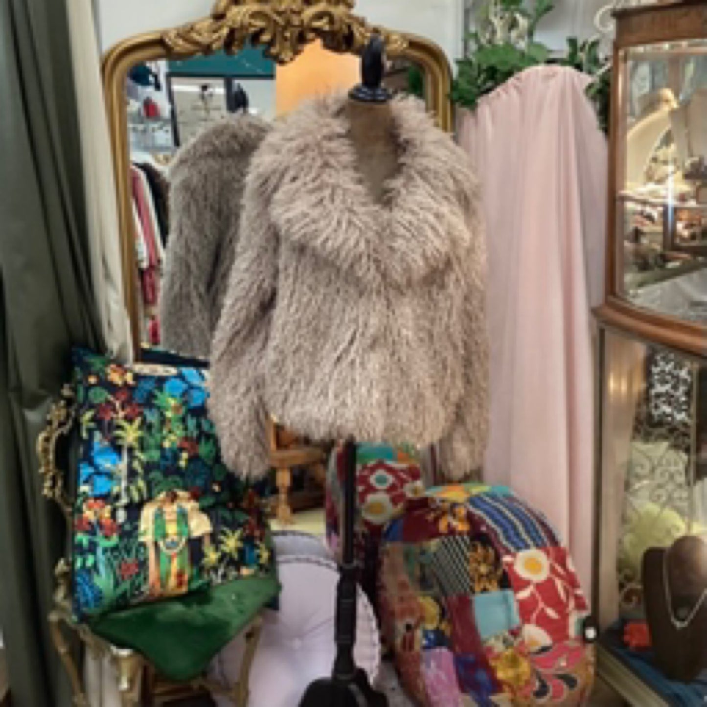 Short Fake Fur Coat Cream
