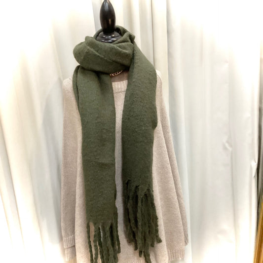 Bella Winter Scarf - Dark Green