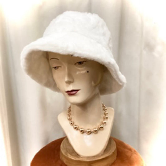 Fluffy Bucket Hat - White