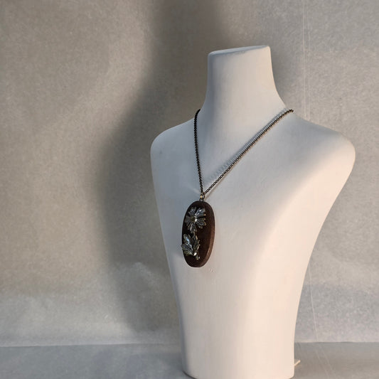 Vintage Wooden Flower Pendant Necklace