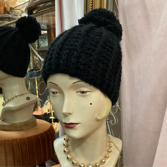 Pompom Knitted Beanie - Black