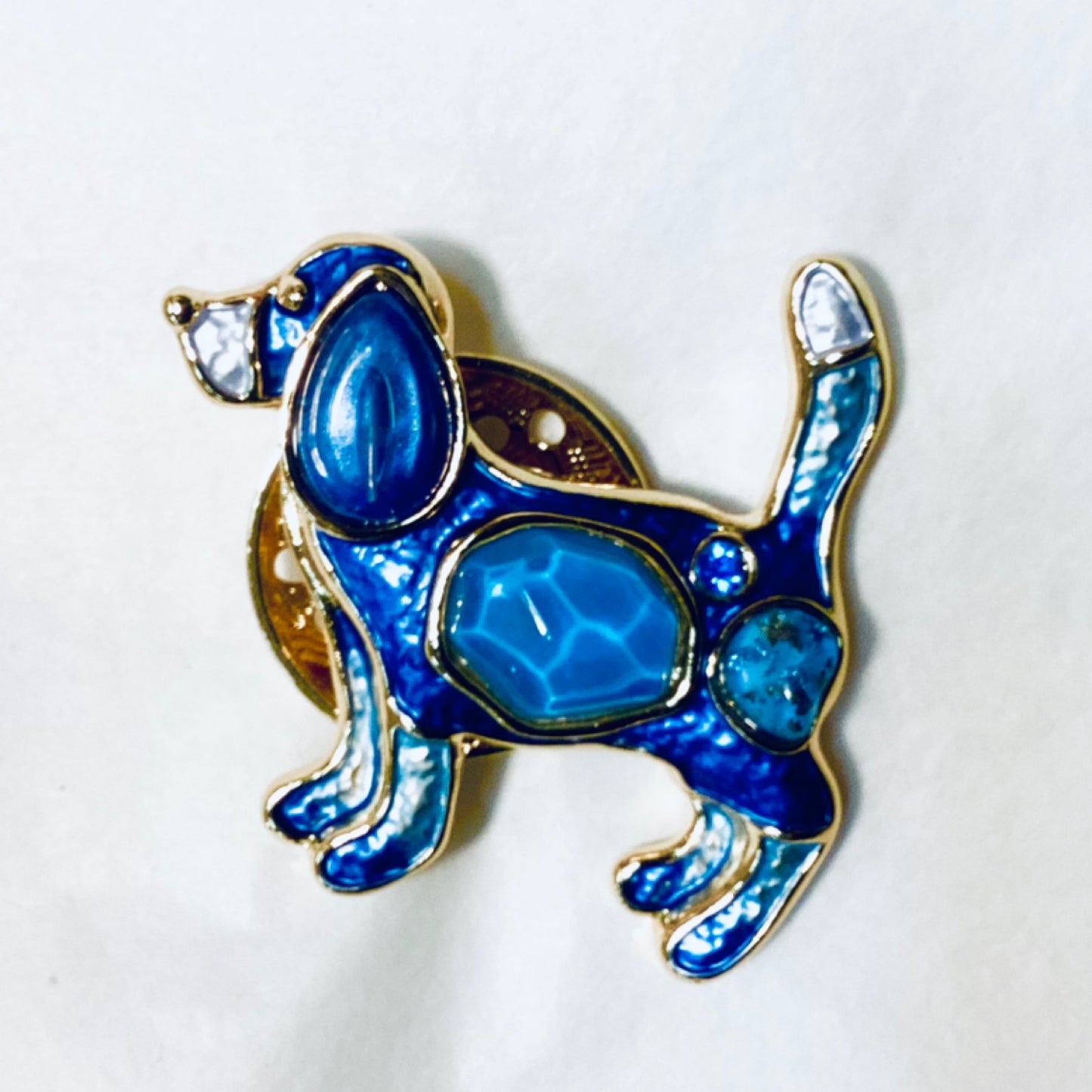 Magnet Brooch - Blue Dog